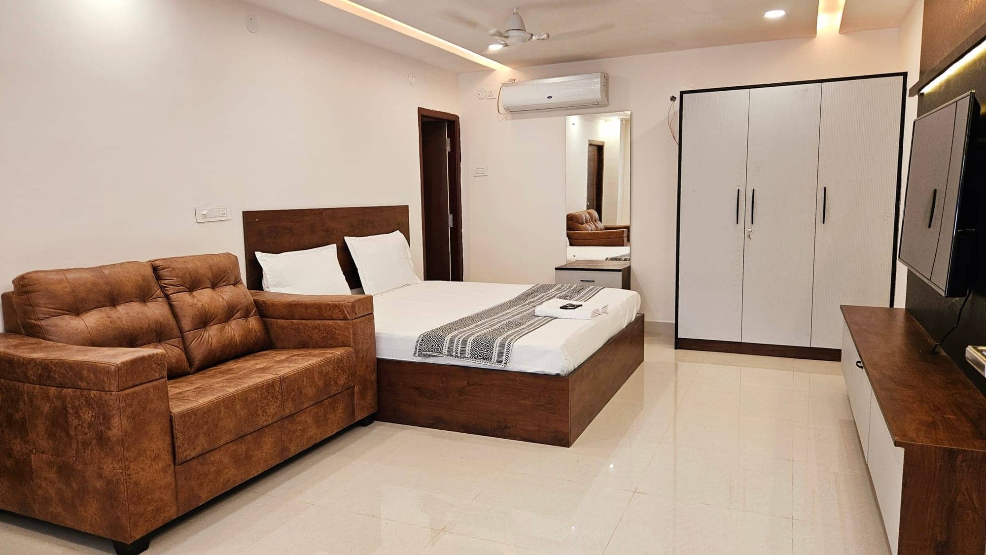 1 RK — 1 RK in Gachibowli